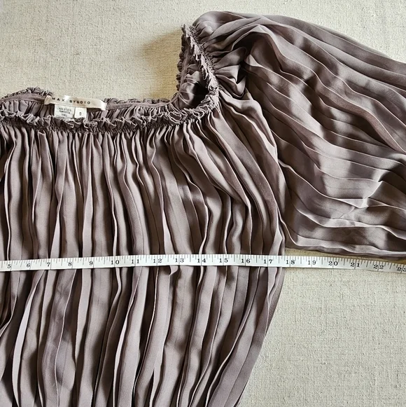 Max Studio Off Shoulder Peasant Balloon Sleeve Pleated Mini Dress Tan Size Small - Picture 12 of 16